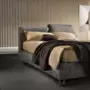 Moderní čalouněná postel Samoa Form